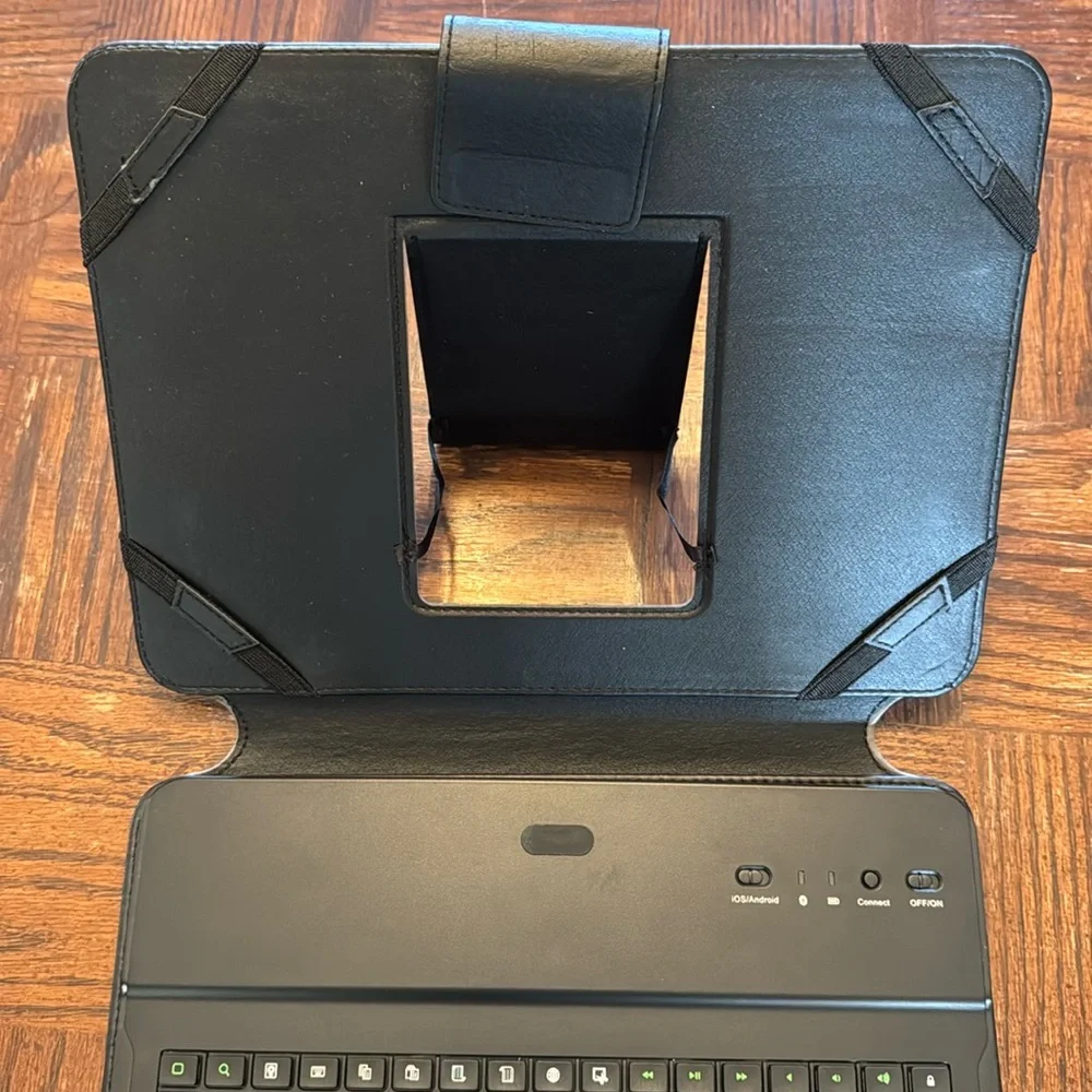 PointMobl Tablet Case & Keyboard